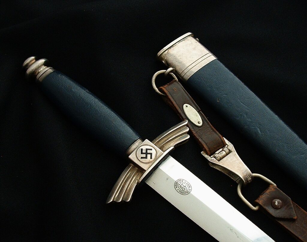 8 - DLV Flier's Knife by Eickhorn - D1284